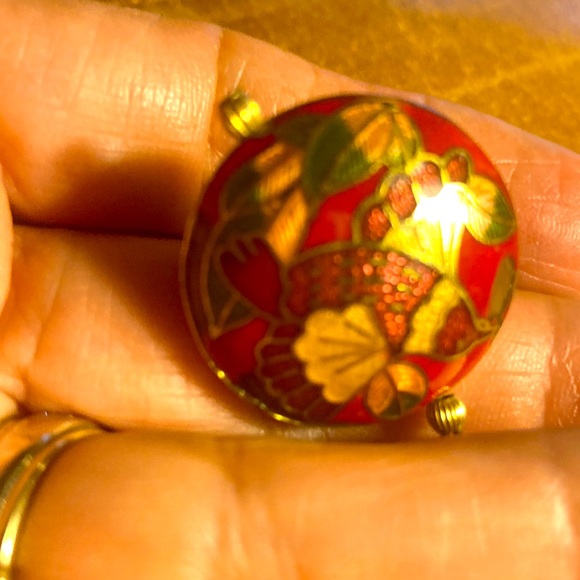 1970s three dimensional cloisonné pendant. Perfect. About the size of quarter. - Picture 9 of 9